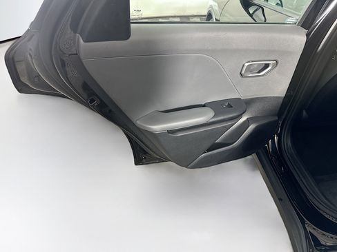 Used 2025 Kia K4 FWD image 26