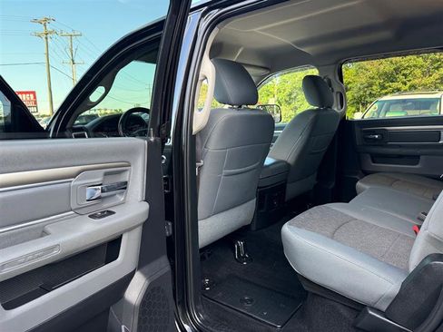 Used 2016 RAM 2500 Big Horn w/ Black Appearance Group image 18