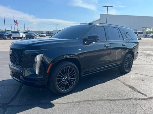 Used 2025 Cadillac Escalade Sport Platinum w/ LPO, Floor Liner Package AWD/4WD image 1