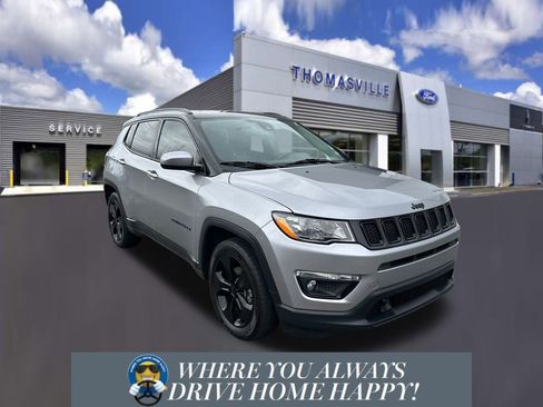 Used 2020 Jeep Compass Latitude FWD image 1