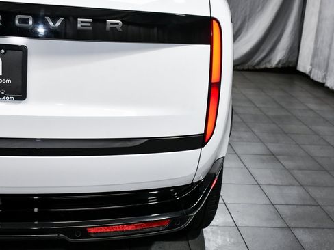 Used 2025 Land Rover Range Rover SE image 90