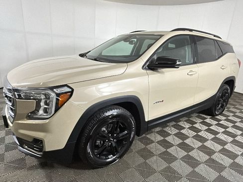 Used 2023 GMC Terrain AT4 AWD/4WD image 7