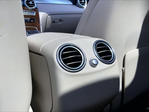 Used 2019 Mercedes-Benz GLC 300 4MATIC image 35