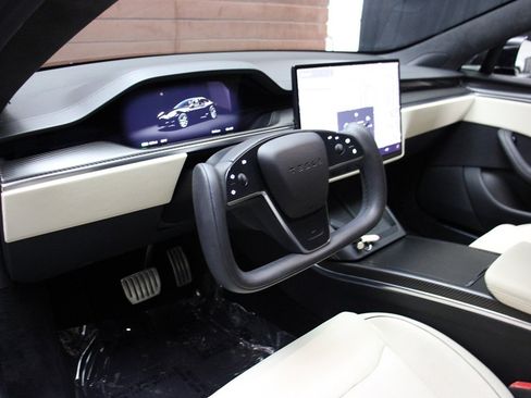 Used 2022 Tesla Model S Plaid image 30