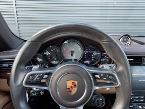 Used 2018 Porsche 911 Carrera 4S AWD/4WD image 18