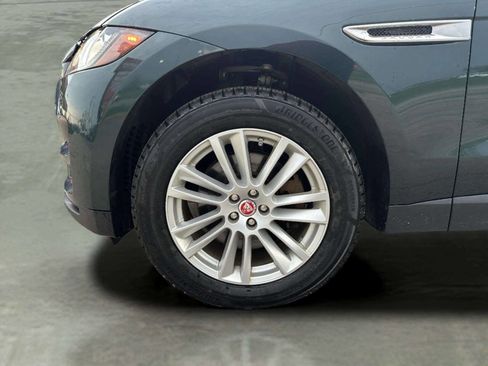 Used 2017 Jaguar F-PACE Prestige image 36
