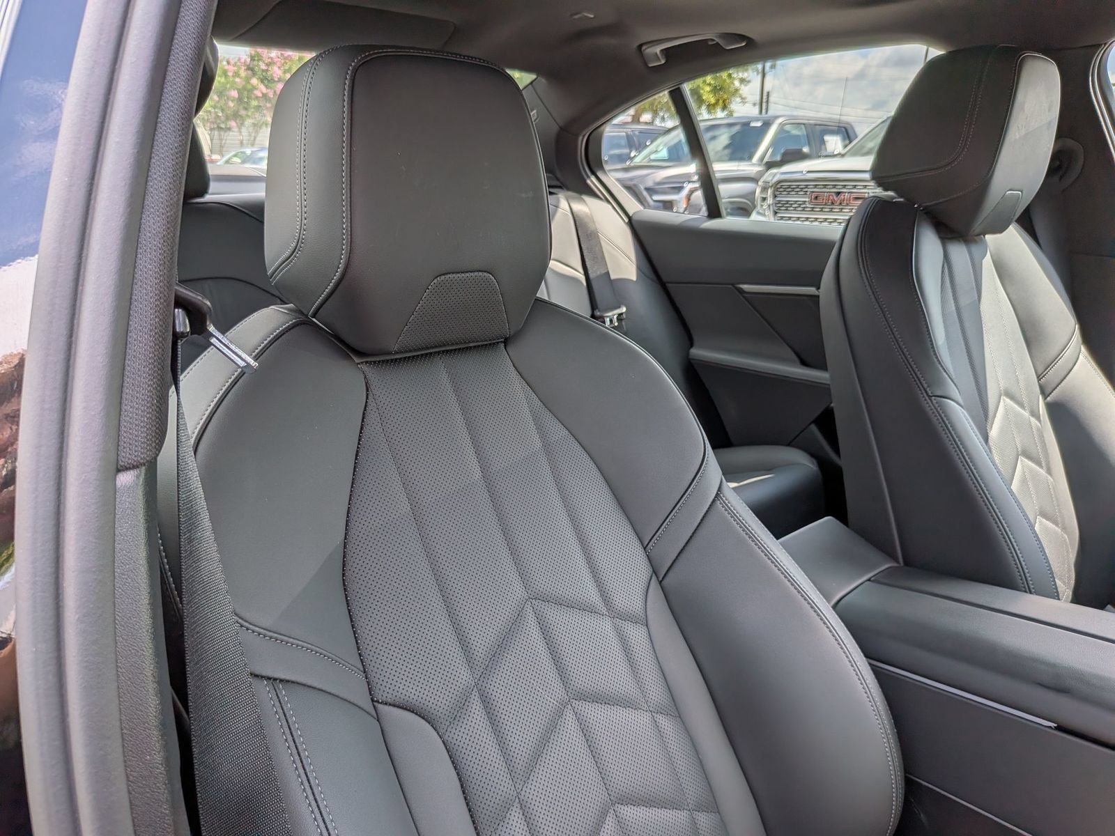 Used 2025 BMW i5 eDrive40i RWD image 39