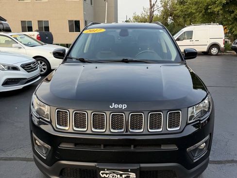 Used 2017 Jeep Compass Latitude w/ Popular Equipment Group AWD/4WD image 3