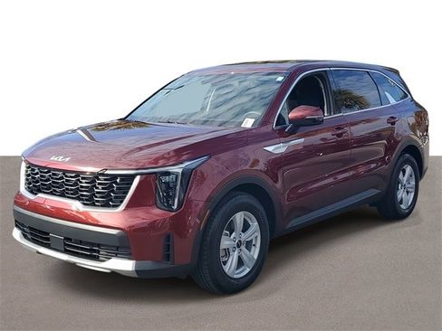 Used 2025 Kia Sorento LX image 2
