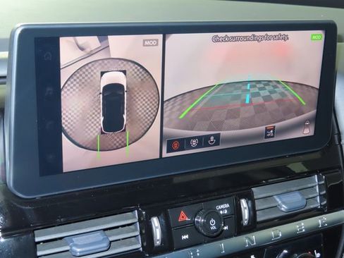 New 2026 Nissan Pathfinder SL image 16