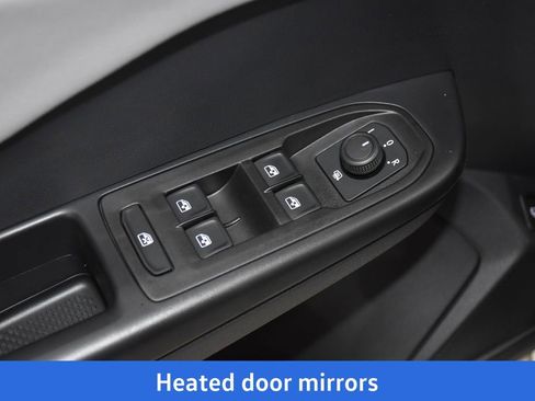 New 2024 Volkswagen Taos SE image 21