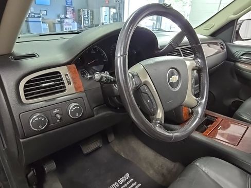 Used 2009 Chevrolet Tahoe LTZ AWD/4WD image 19