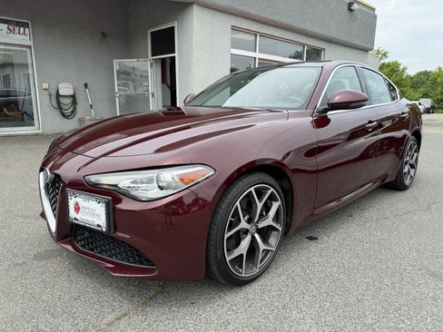 Used 2019 Alfa Romeo Giulia AWD w/ Cold Weather Package image 3
