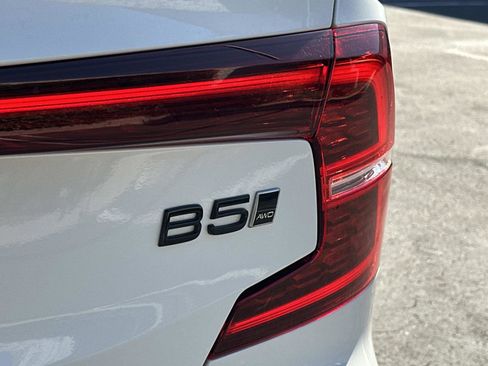 Certified 2024 Volvo S60 B5 Plus w/ Climate Package image 28