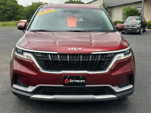 Used 2022 Kia Carnival LX FWD image 2