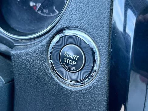 Used 2015 Nissan Rogue SV AWD/4WD image 9