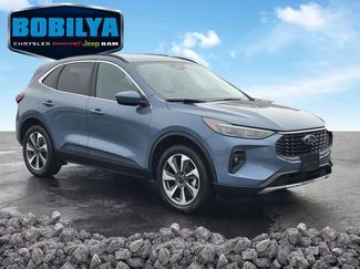 Used 2025 Ford Escape Platinum video 2