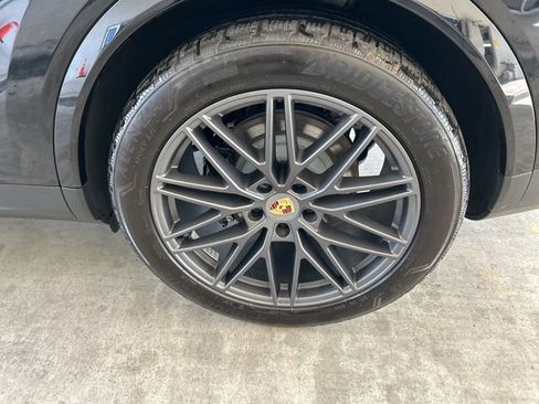 Used 2024 Porsche Cayenne Coupe w/ Premium Package Plus image 8