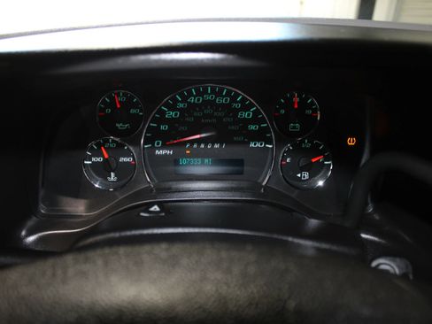 Used 2011 Chevrolet Express 2500 RWD image 11