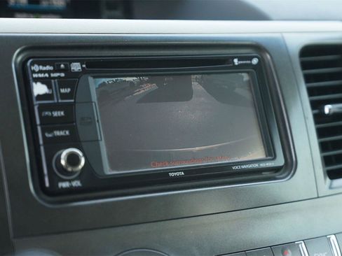 Used 2013 Toyota Sienna XLE FWD image 30
