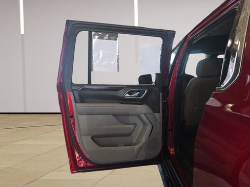 Used 2022 Chevrolet Suburban LT image 30