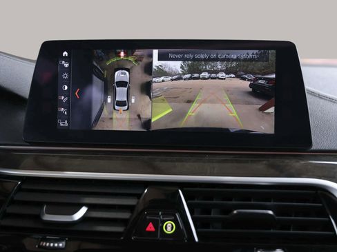 Used 2017 BMW 540i xDrive image 37