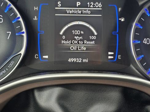Used 2024 Chrysler Voyager LX FWD image 22