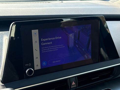 Used 2024 Toyota Prius LE image 20