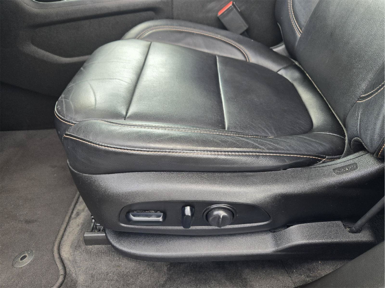 Used 2019 Chevrolet Traverse LT w/ LT Premium Package FWD image 21