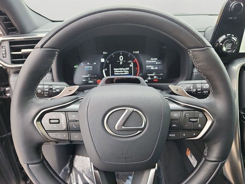 Used 2025 Lexus LX 600 4WD w/ Luxury Package image 20