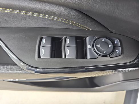 Used 2025 Chevrolet Trax LT w/ Driver Confidence Package FWD image 32
