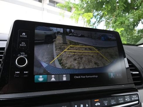Used 2025 Honda Odyssey EX-L image 16