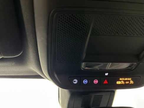Used 2025 Chevrolet Equinox LT AWD/4WD image 11