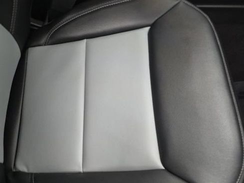 Used 2023 Ford Explorer XLT w/ Equipment Group 202A AWD/4WD image 7