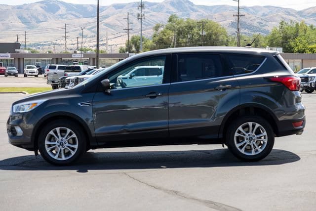 Used 2019 Ford Escape SE FWD image 3