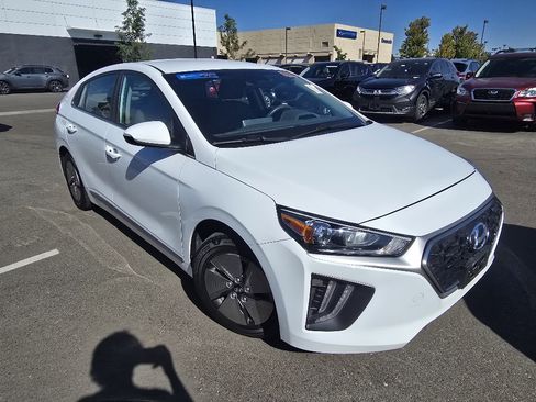 Used 2021 Hyundai Ioniq SE FWD image 18
