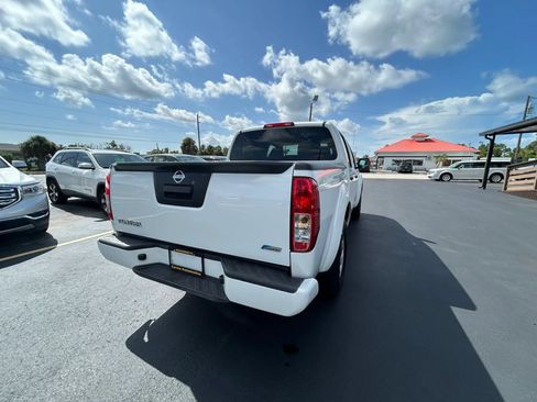 Used 2018 Nissan Frontier SV RWD image 5