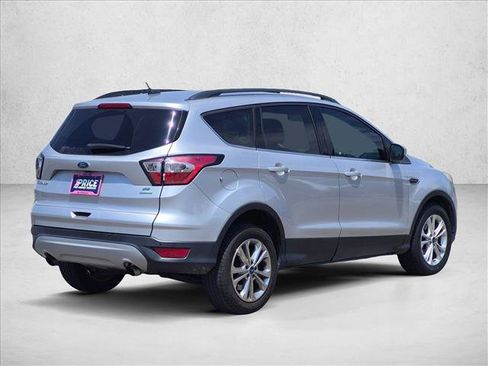 Used 2017 Ford Escape SE w/ Equipment Group 201A FWD image 5