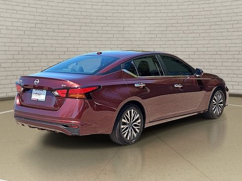 Certified 2023 Nissan Altima 2.5 SV FWD image 5