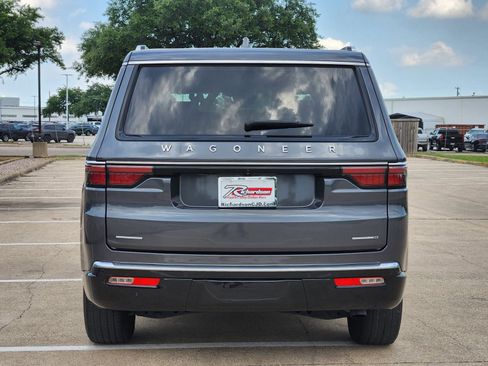 Used 2022 Jeep Wagoneer Series I AWD/4WD image 5