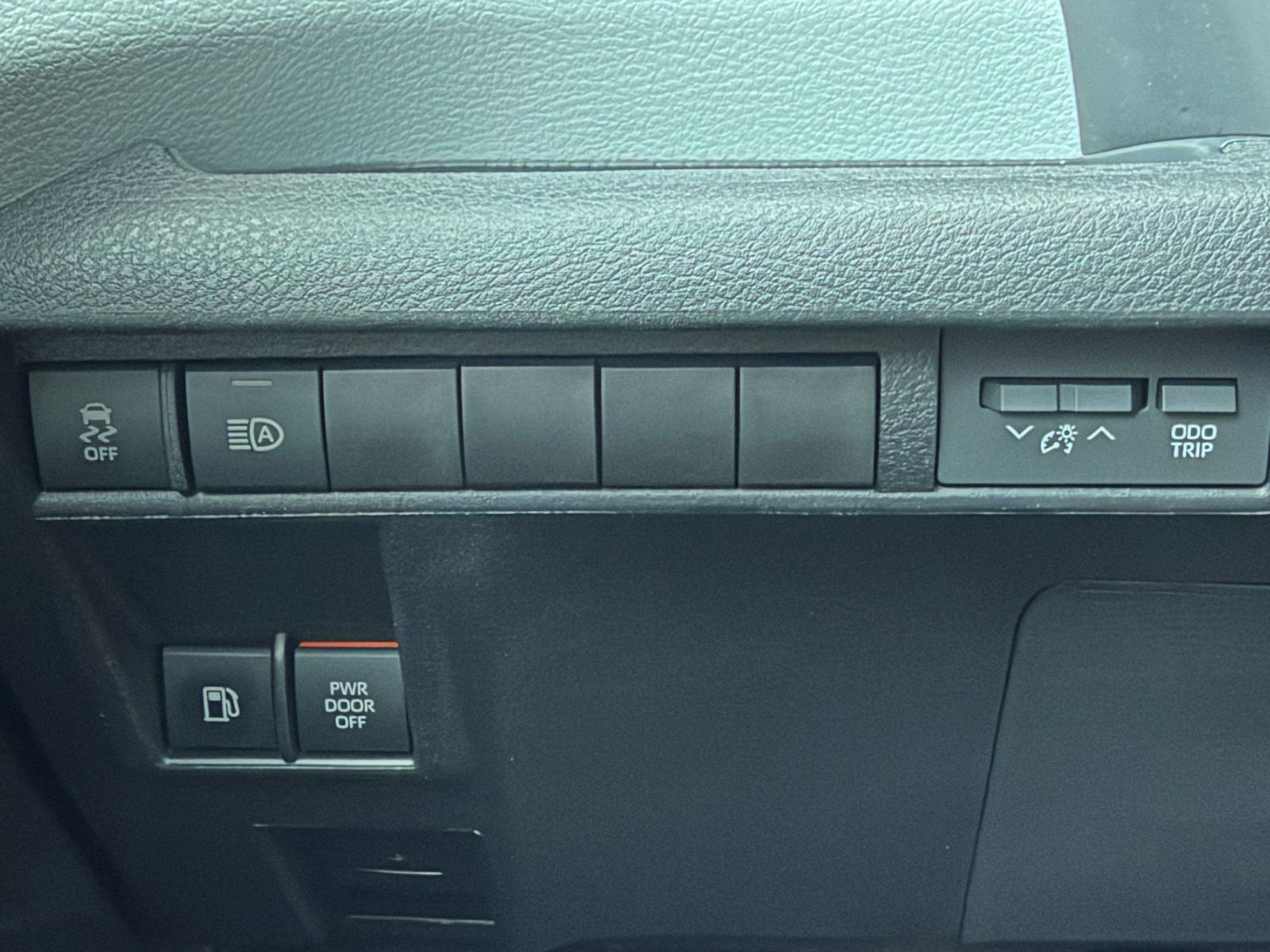 Used 2025 Toyota Sienna XLE FWD image 35