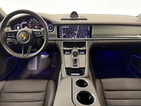 Used 2022 Porsche Panamera 4 Platinum Edition AWD/4WD image 16