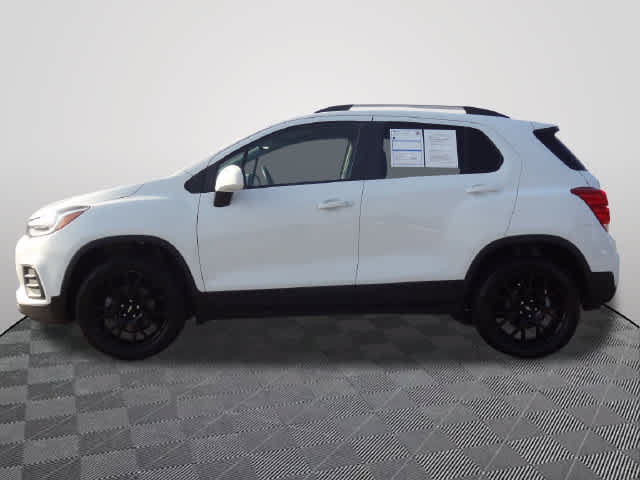 Used 2022 Chevrolet Trax LT w/ Sport Edition AWD/4WD image 2