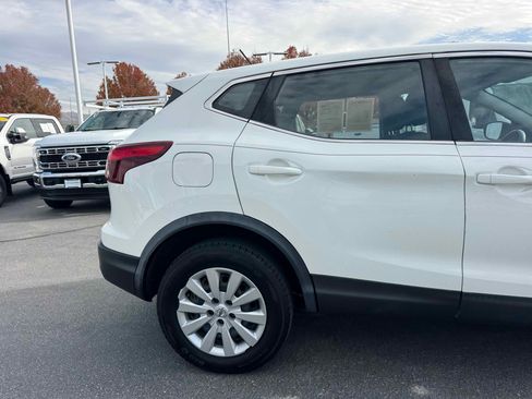 Used 2018 Nissan Rogue Sport S image 8