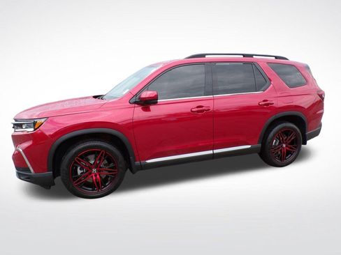 Used 2025 Honda Pilot Elite image 3
