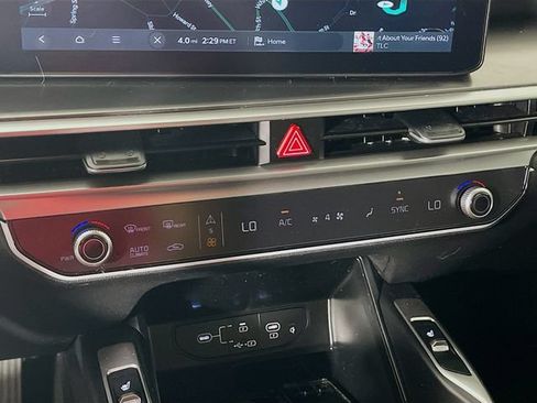 Used 2025 Kia Sorento S FWD image 17