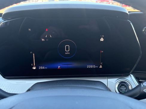 Certified 2025 Chevrolet Trax LT w/ LT Convenience Package image 11