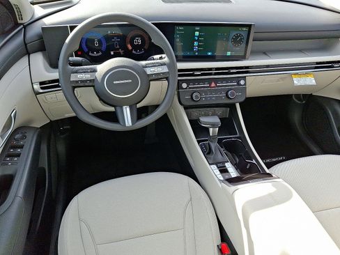 New 2026 Hyundai Tucson SE image 7