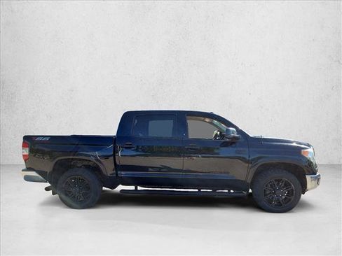 Used 2017 Toyota Tundra SR5 w/ SR5 Upgrade Package AWD/4WD image 4