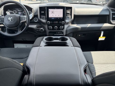 New 2026 RAM 1500 Express AWD/4WD image 17